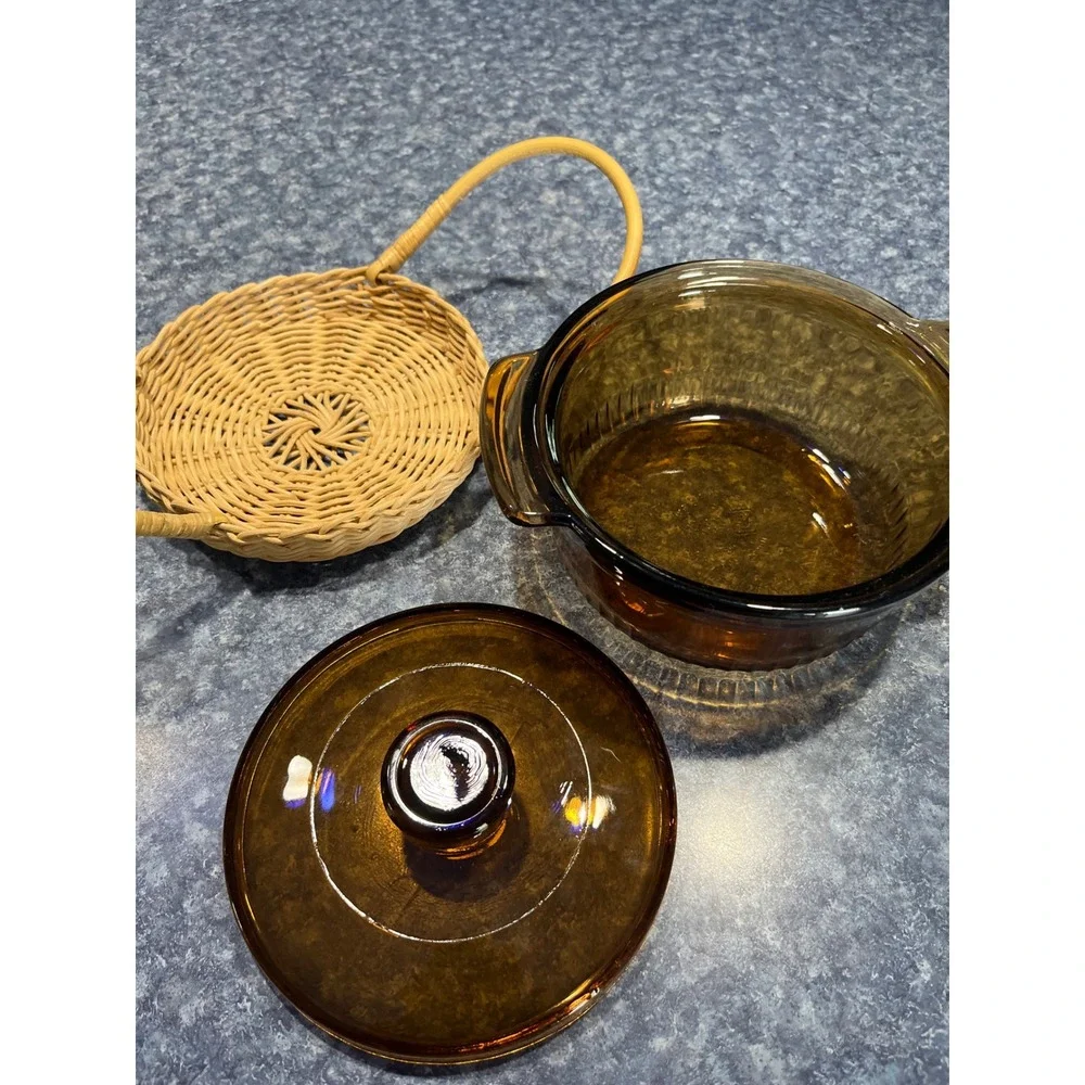 Anchor Hocking Amber Glass Casserole Dish with Lid and Wicker Basket 1 Qt 1438